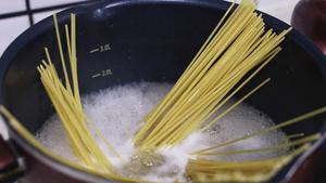 Creamy_Mushroom_&_Bacon_Spaghetti__step_2