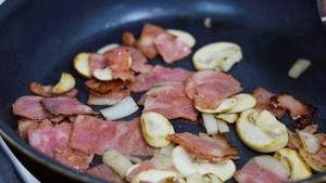 Creamy_Mushroom_&_Bacon_Spaghetti__step_6